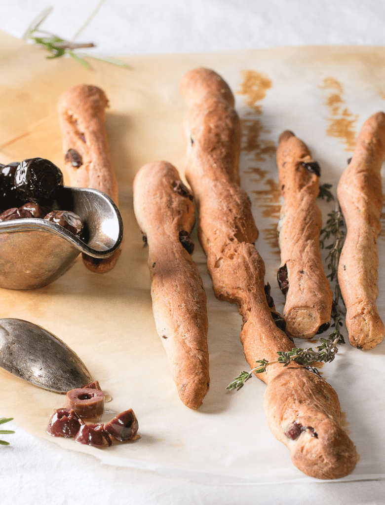 recette de gressin faits maison aux olives noires tanche