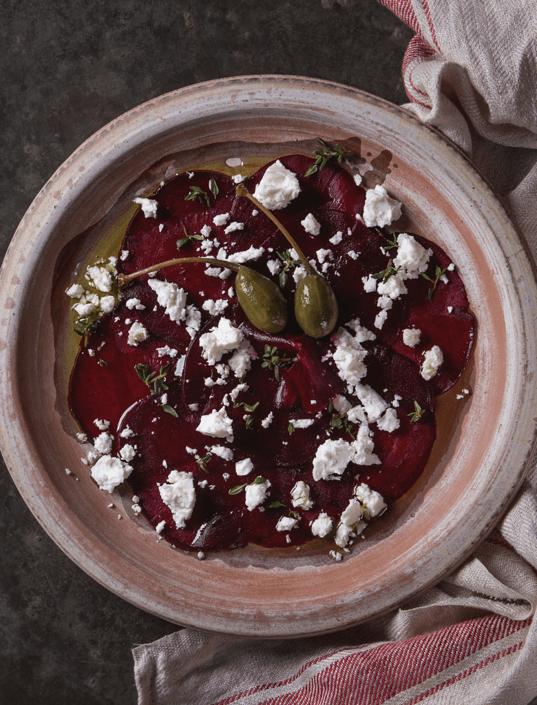 Carpaccio de betterave, fromage frais & huile d'olive